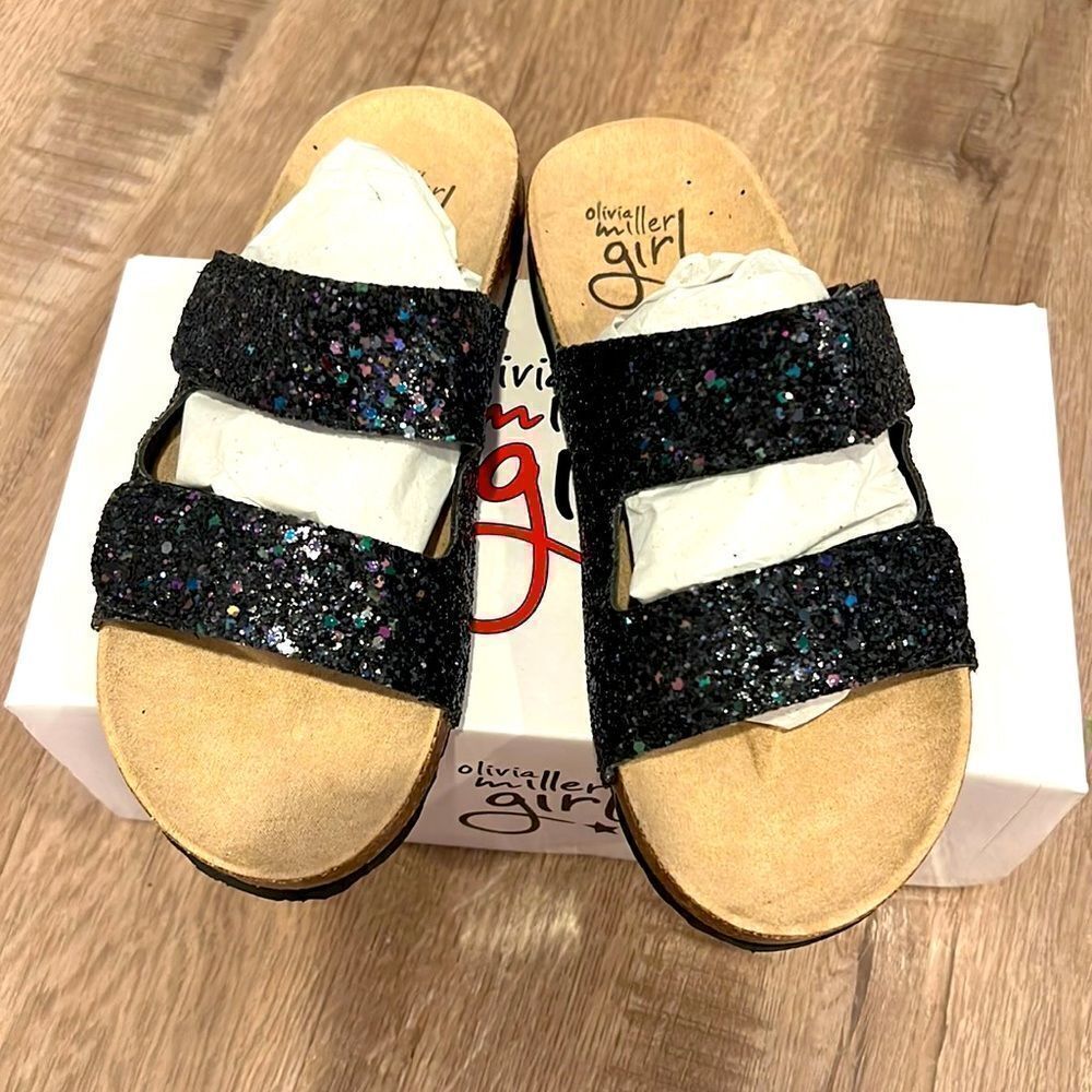 Sparkly Sandal 🩴 - Picture 1 of 5